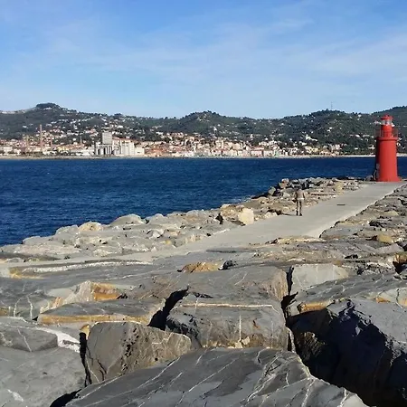 Casa Rossa, Colle Lupi Feriehus *